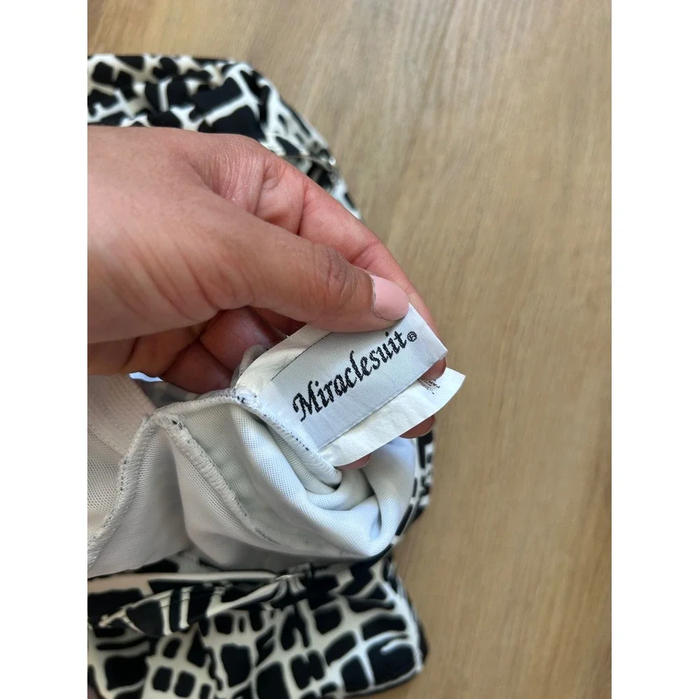 Miraclesuit Womens 12 Black White Geometric Grid‎ Tankini Swim Top tummy control